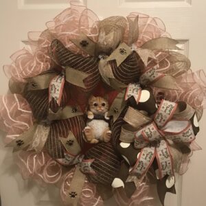 Peek-a-Boo Kitty Wreath