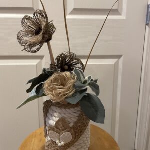 Centerpiece white rope & burlap