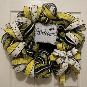 Welcome Bumble Bee Wreath